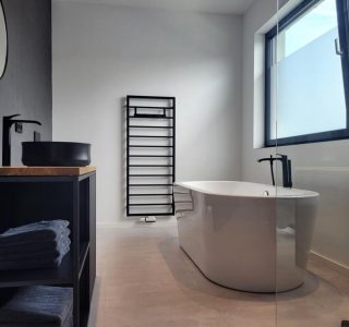 Badezimmer mit Badewanne SeeHaus Schlossterrassen Goitzsche